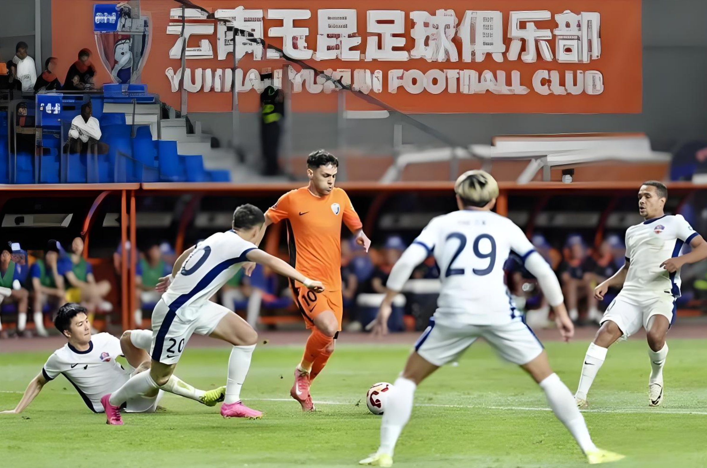 比赛中战罢，球队寻找破解对手之道