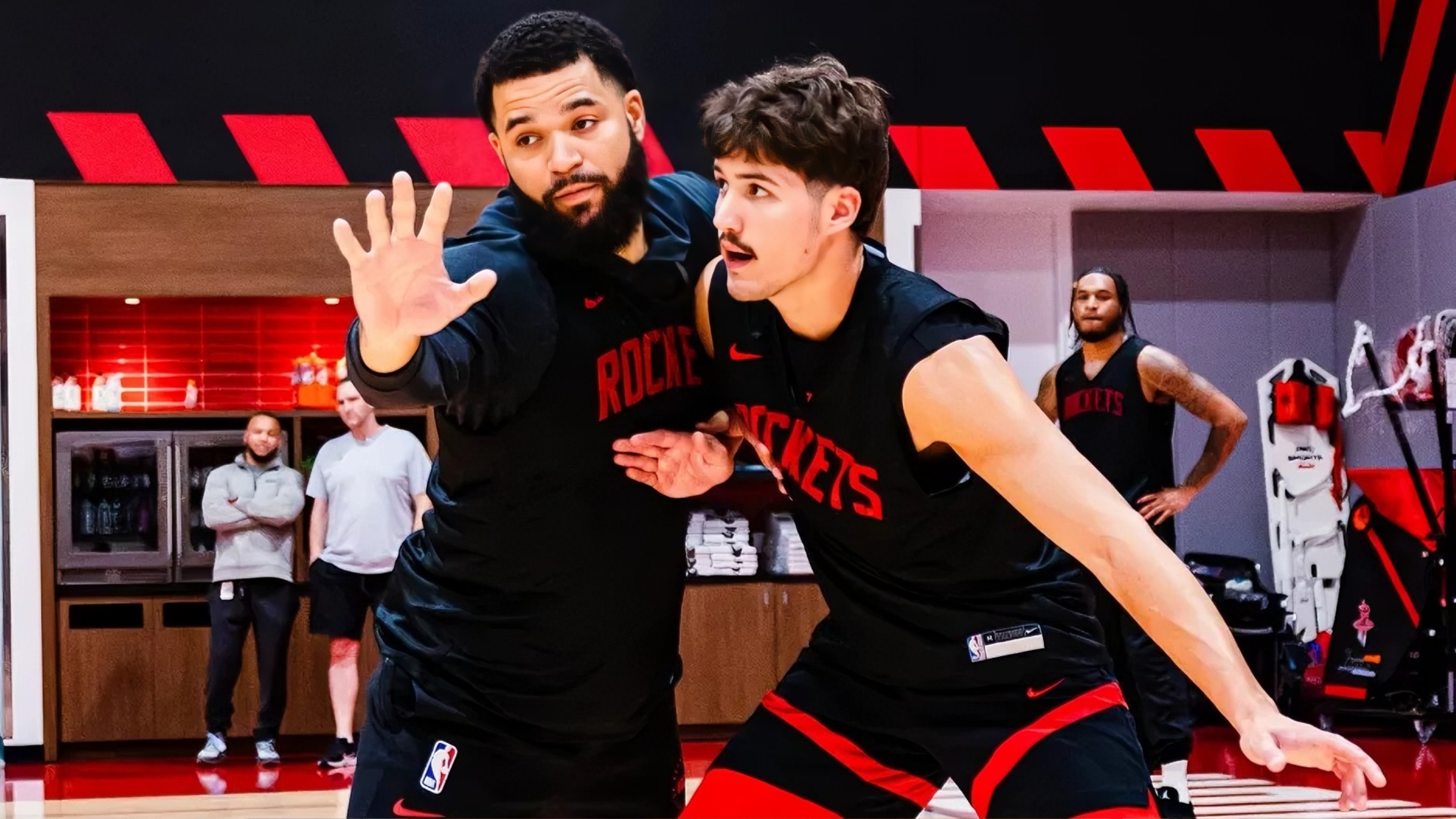 关于火箭战绩腰斩,内部矛盾重重保罗未来堪忧!的信息 关于火箭战绩腰斩,内部矛盾重重保罗未来堪忧!的信息