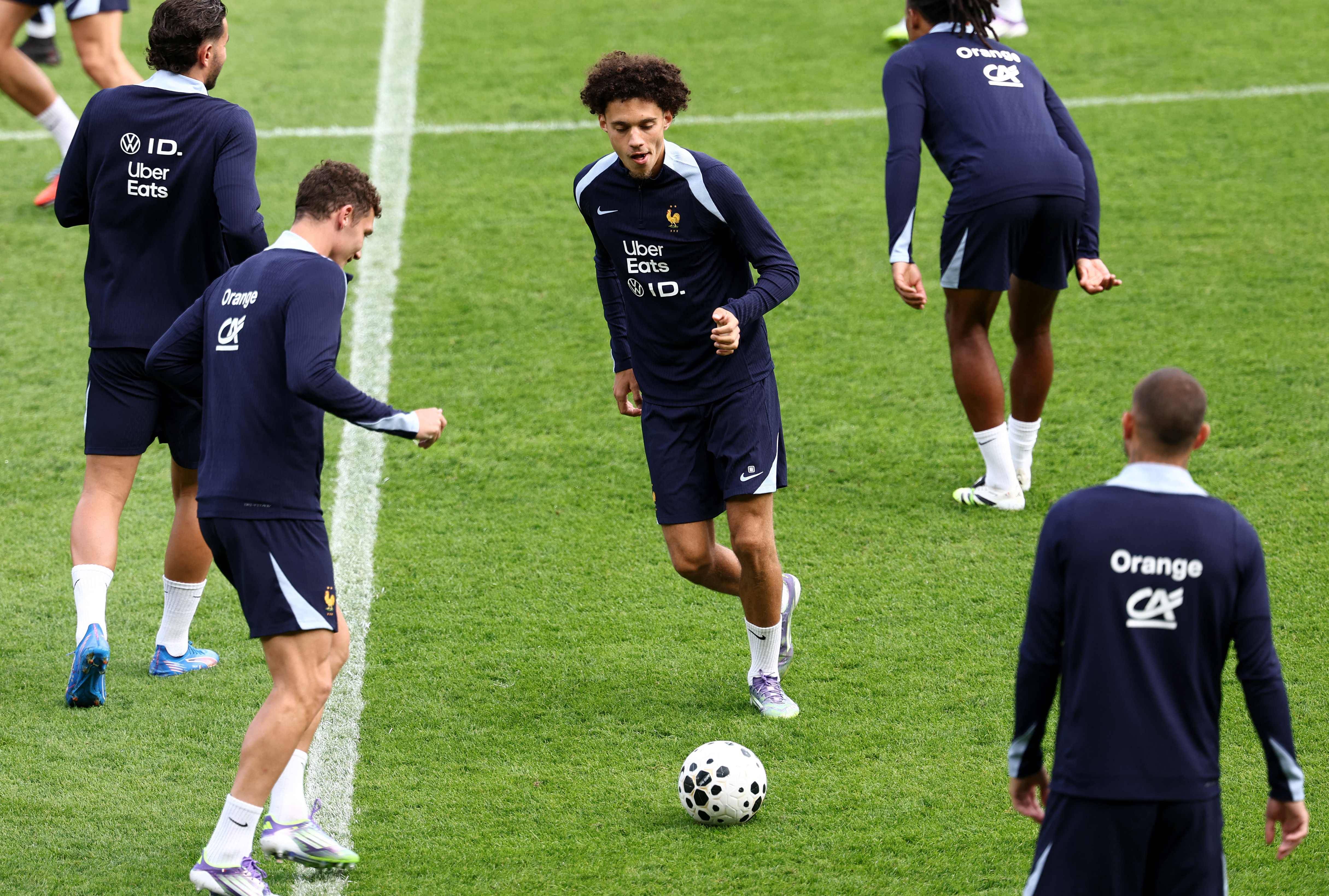 九州官方网站-法国队备战，世界杯热身赛联赛中胜出